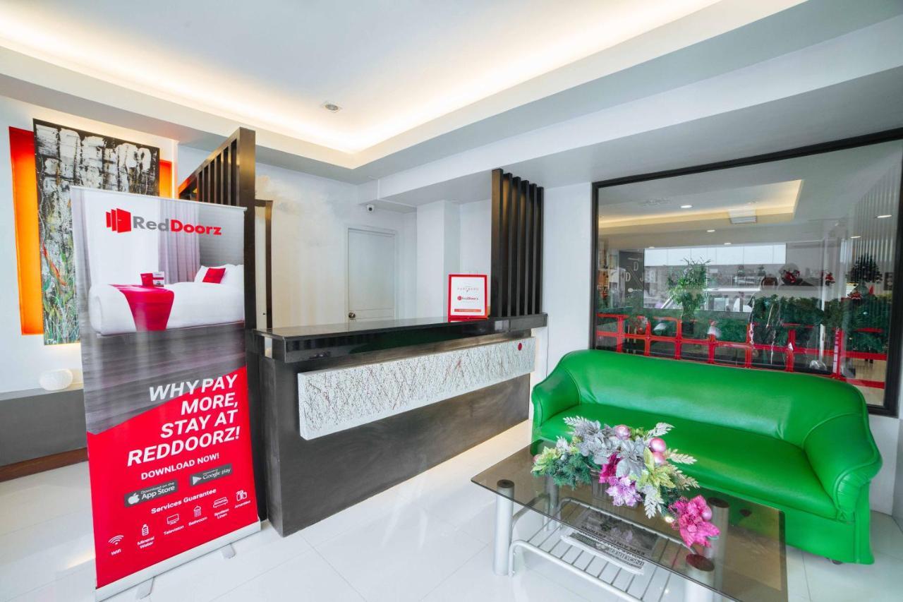 Reddoorz Plus Near San Pedro Cathedral Davao City Exteriér fotografie